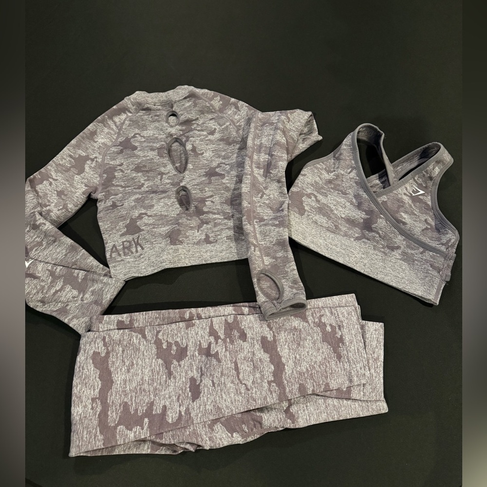 Purple Camouflage Sports Bra and Leggings Set Xs (3 piece)